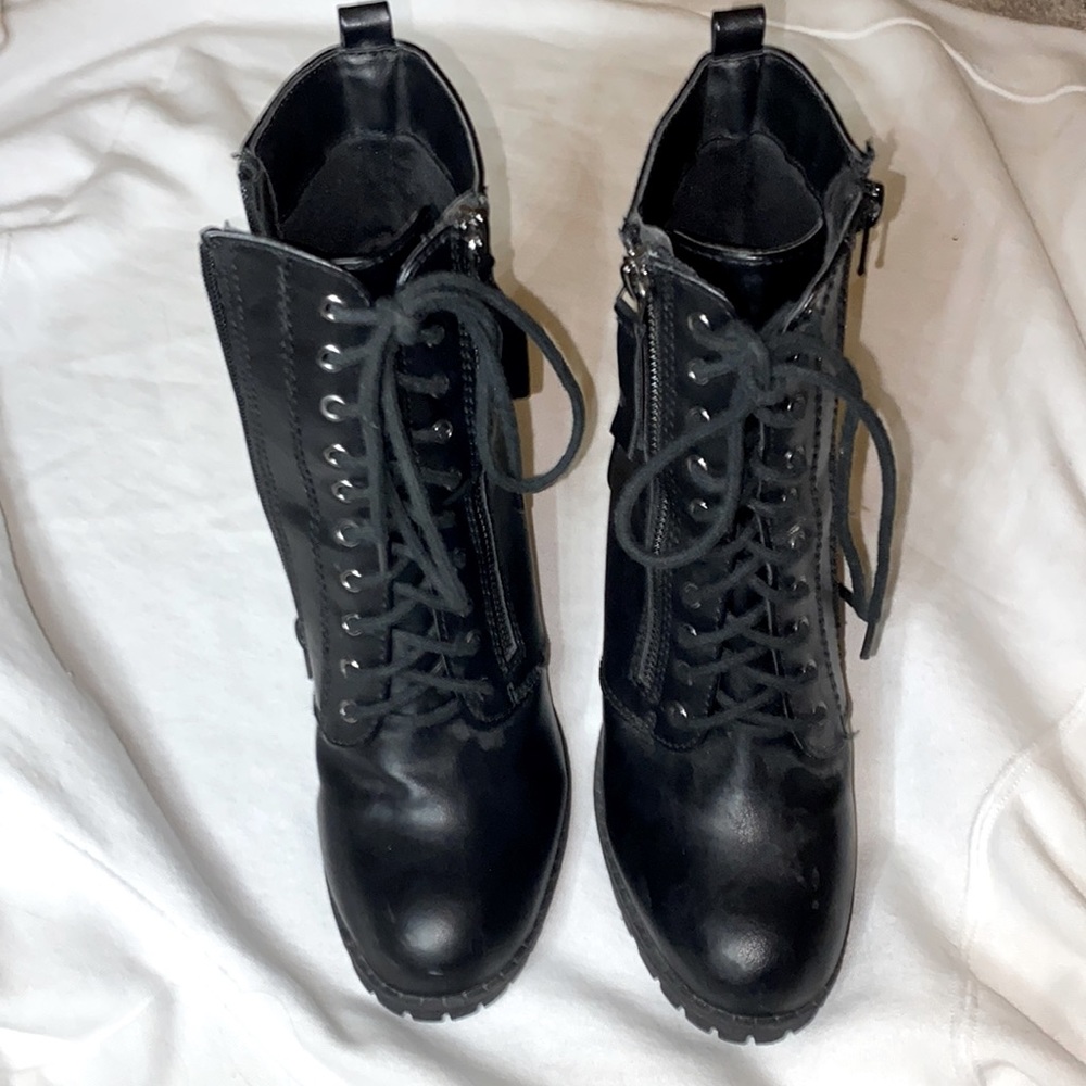 Black Cambridge shoes
